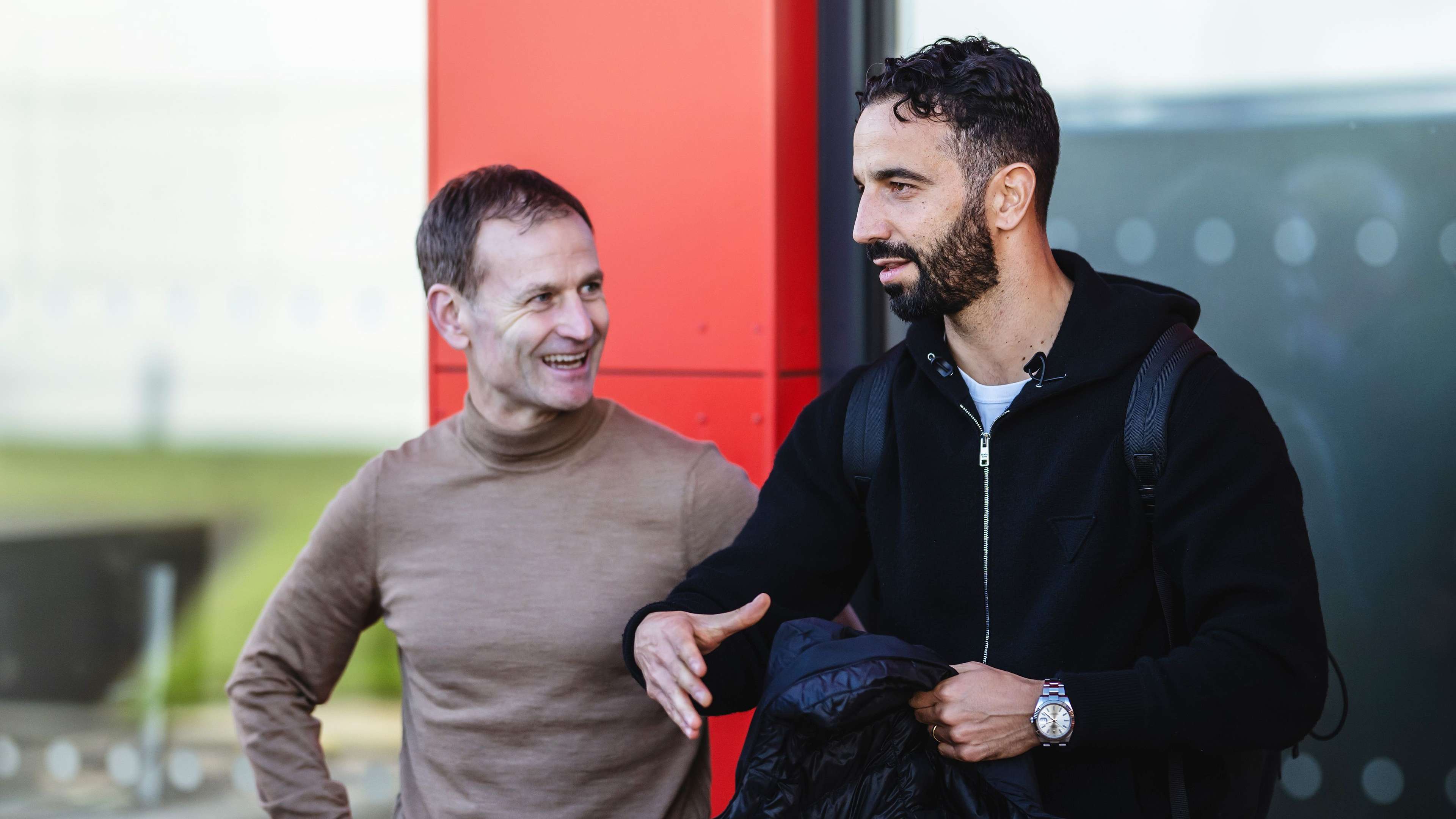 还能输出吗？爵士菲利波夫斯基前三节10中5拿下15分10板4助2帽2断.