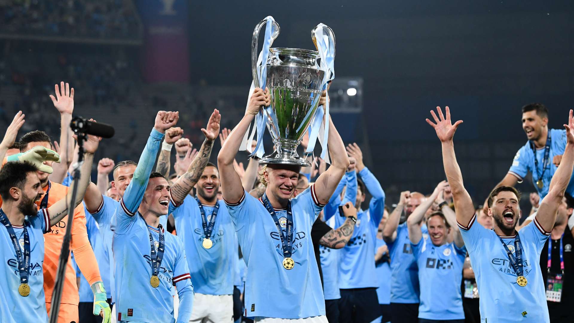 西甲第28輪馬略卡0-3皇家馬德裏 本澤馬梅開二度後傷退.